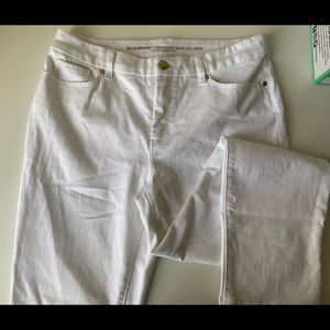 “So Slimming Girlfriend Slim Leg Crop”